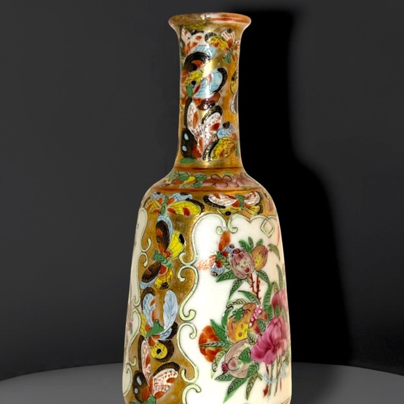 Vintage Chinese Rose Medallion Gilt Vase w/ Handpainted Flowers & Butterflies 6" - Picture 7 of 14